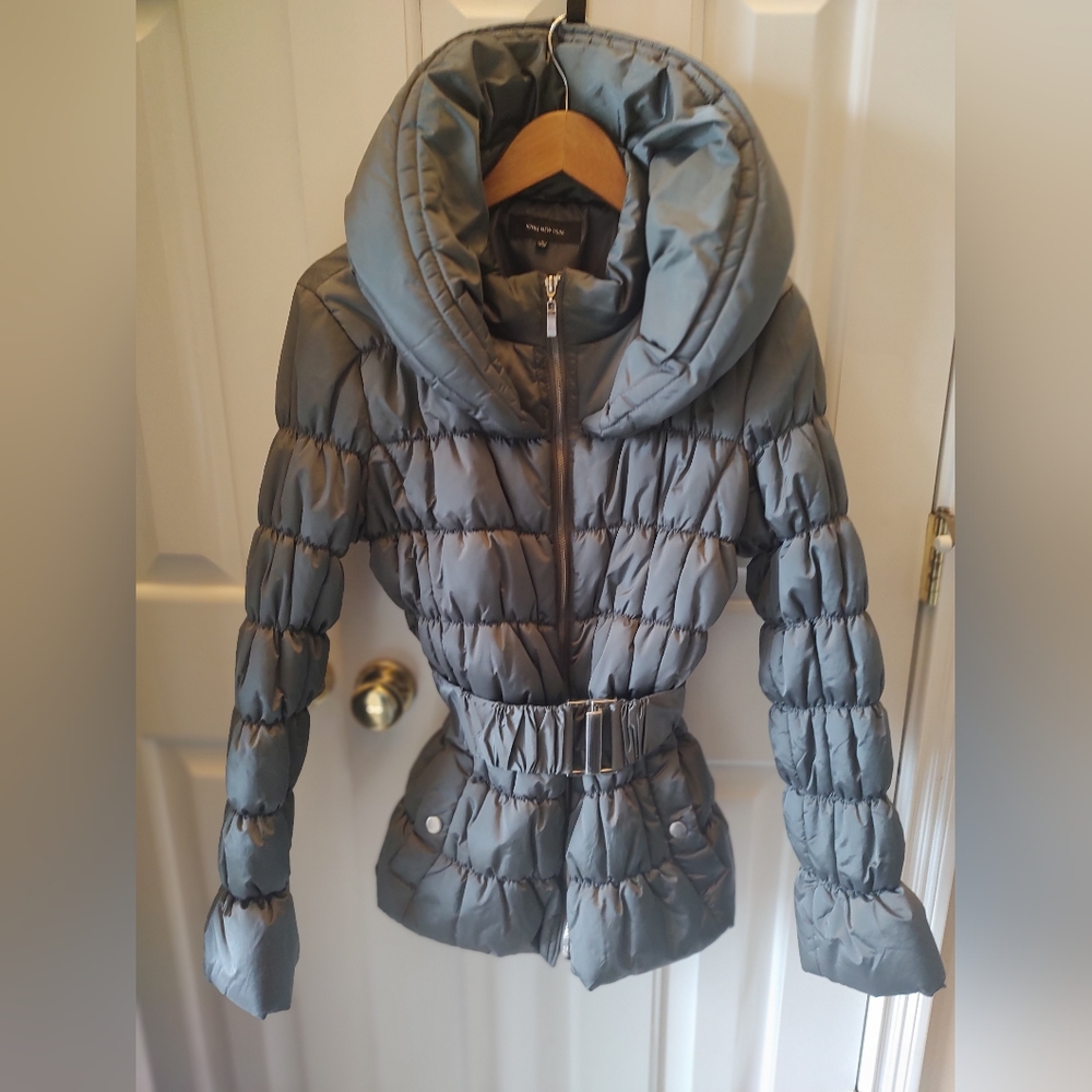 Jones New York silver puffer jacket with belt